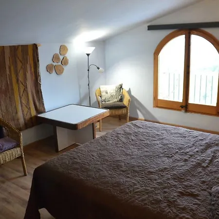 La Casa De L'avi Casa rural
